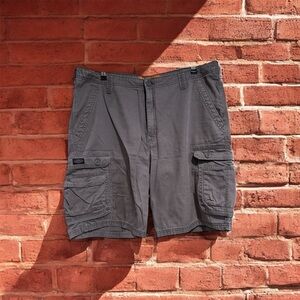 Lee’s Dungarees Mens Cargo Short Gray Size 38 Used